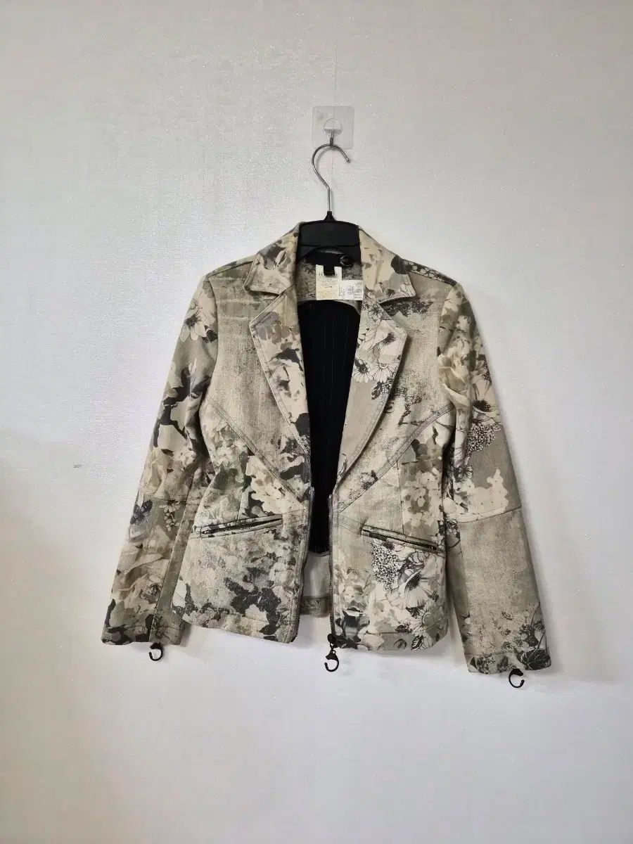 ジャストカバリー フラワー パータン ジャケット