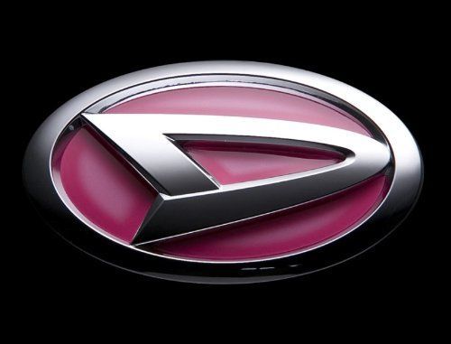 人気商品VALENTIヴァレンティ ステアリングオーナメントプレート ダイハツエンブレム フレアピンク ダイハツ車専用