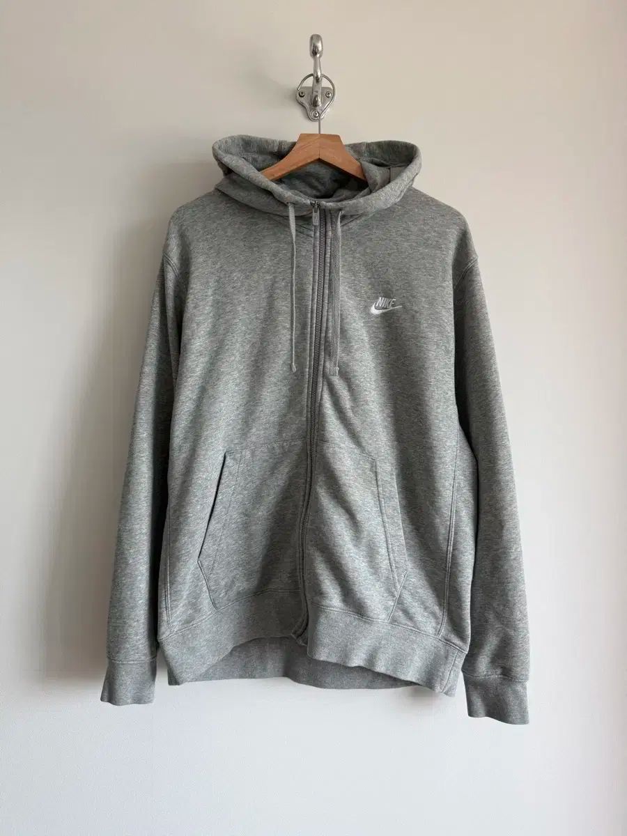 ナイキ ( NIKE ） フード付き ジップアップパーカー