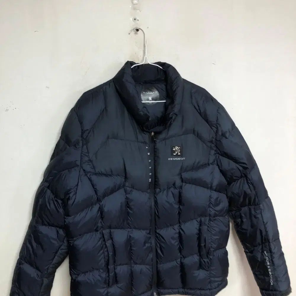 新品 MILLET ミレー メンズ 軽量 中綿 ダウンジャケット Mサイズ 黒 ダウン・中綿 | ミレー（MILLET）公式オンラインストア