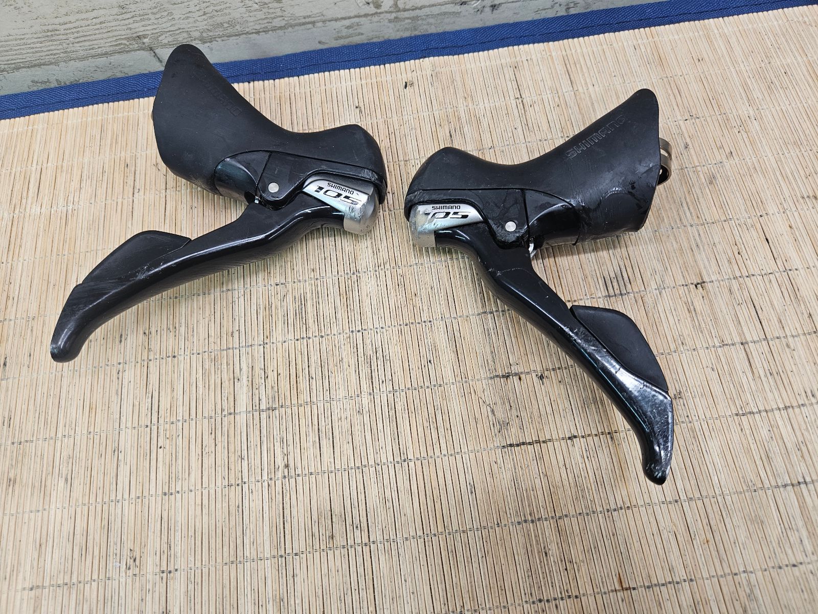 ST-5800　STIレバー左右 Amazon.co.jp: SHIMANO(シマノ) STIレバー 105 左右セット