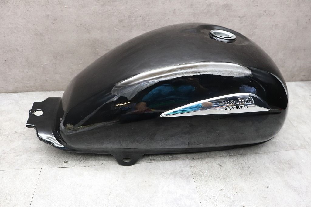ホンダ 純正 CBF125T 純正タンク 黒 17520-2A8-A20ZA 箱ダメージあり