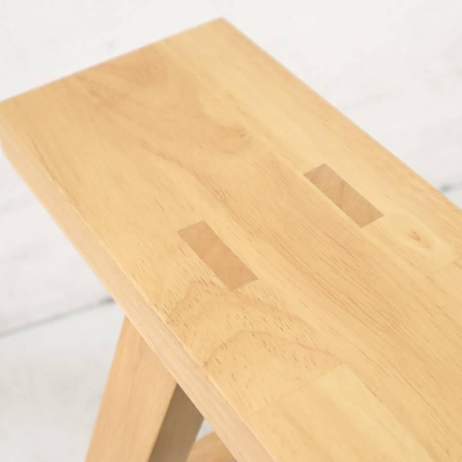 サイドテーブル