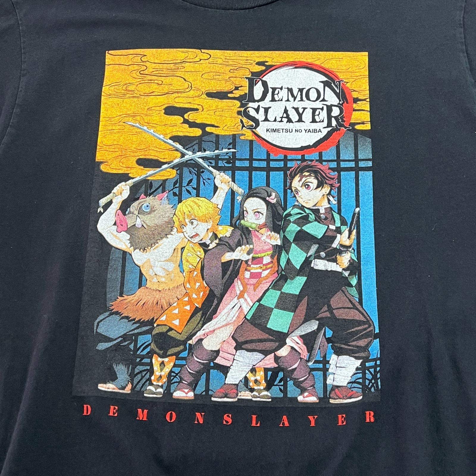 鬼滅の刃　メインビジュアル　人気アニメ　トップス　半袖Tシャツ　古着　ブラック　黒　XL