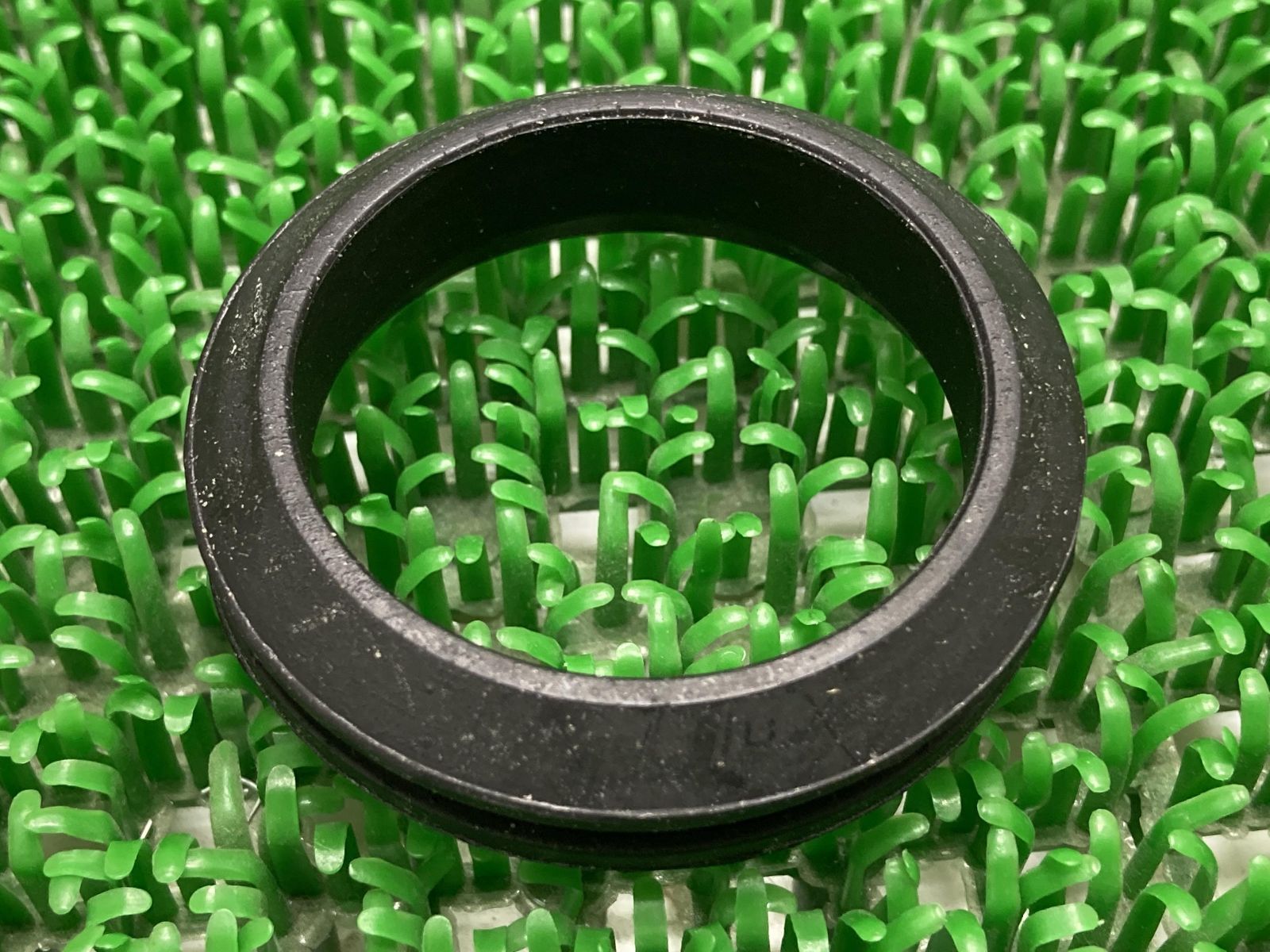 GSX400インパルス ヘッドライトブラケットダンパー スズキ 純正 新品