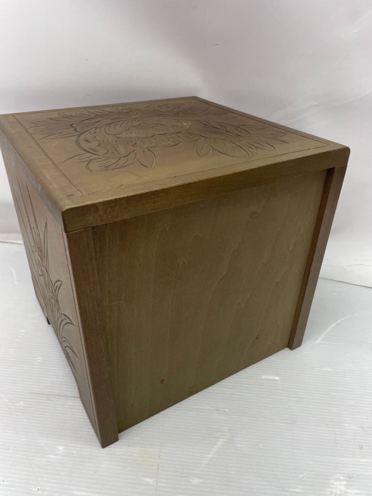 日光彫り木製2段 引き出し 日光彫り手彫り木製 2段引き出し 逸品 伝統工芸