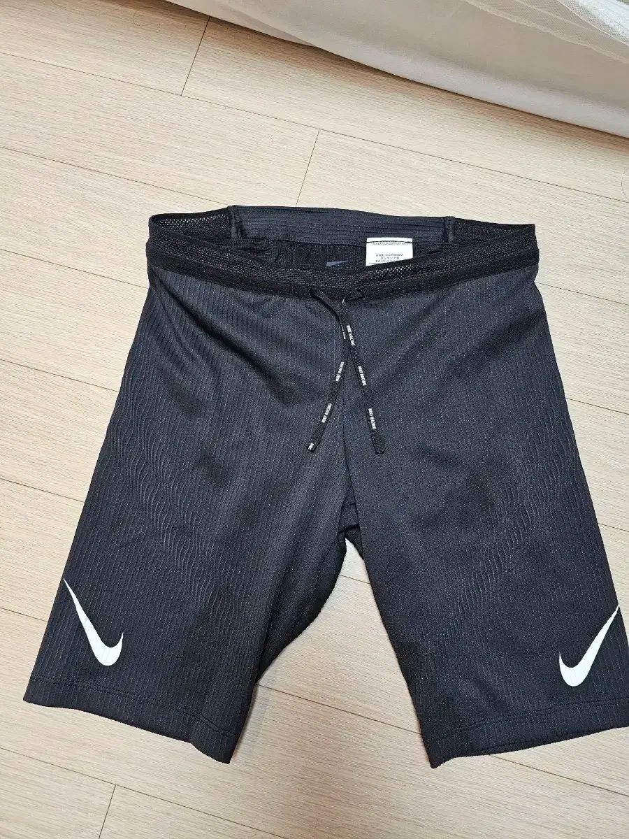 NIKE(ナイキ) エアロスイフト(AEROSWIFT) ハーフタイツ ブラック