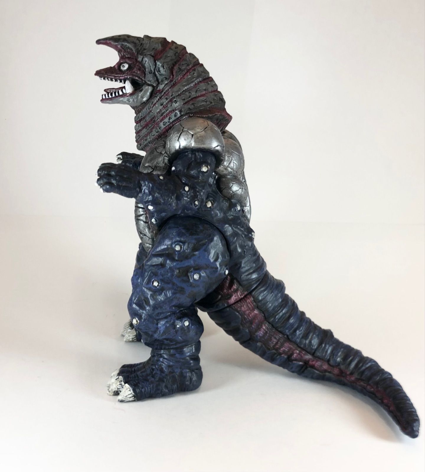 ウルトラ怪獣シリーズ800 ゴルザ&メルバ リペイント品 - メルカリ