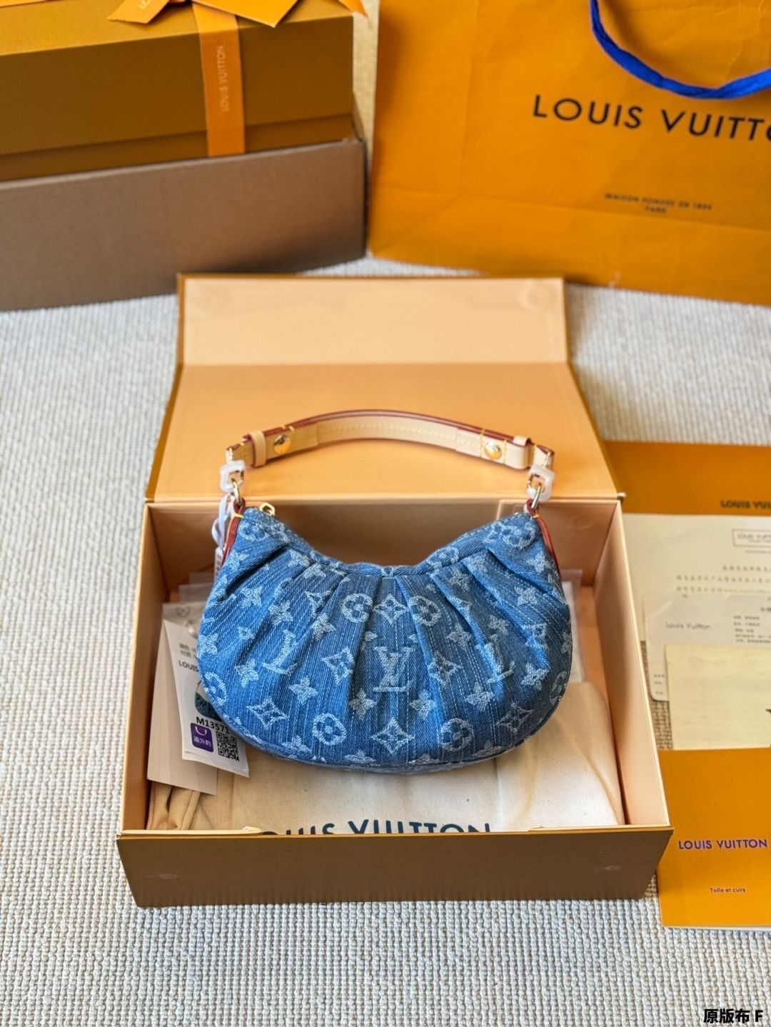 今日 LV Valley Denim Pochette - LV バレー デニム ポシェット～コンパクトで スマホ収納 な人気アイテム～ -MM輸入1
