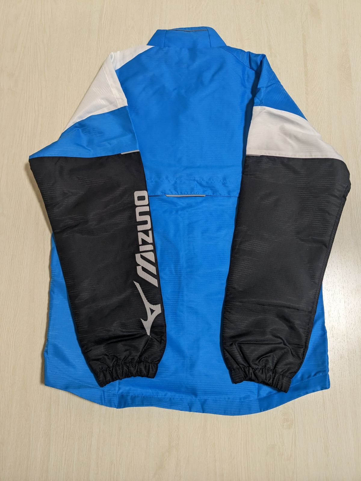 美品 ミズノ MIZUNO テニス バドミントン 中綿ウォーマージャケット ミズノ（MIZUNO）（メンズ、レディース）MCライン ブレスサーモ