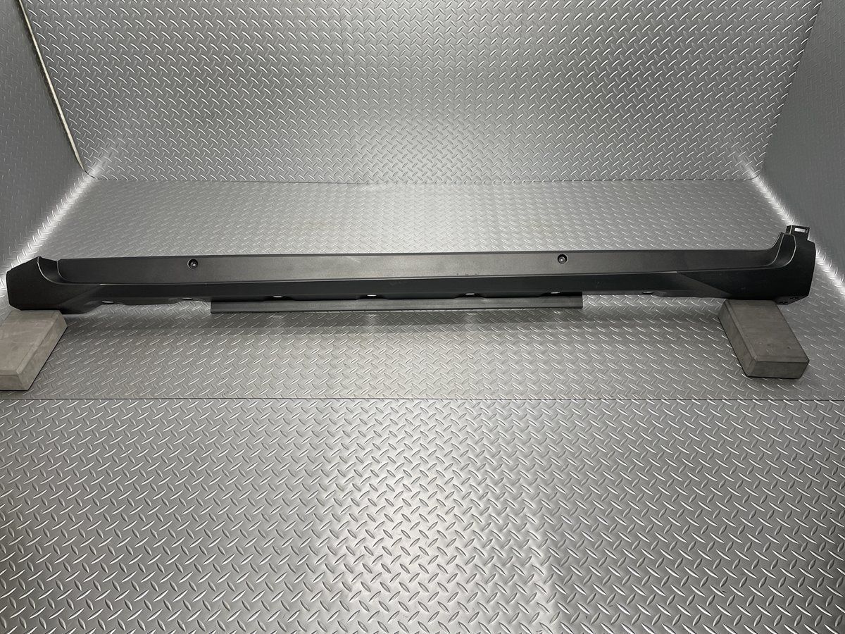 送料無料【新車外し】C-HR 純正サイドステップ 左側 サイドスカート 素地 75852-10030 ZYX10/ZYX11/NGX10/NGX50(22090188)