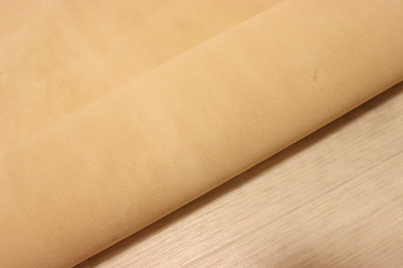 ベージュ 72ds クロム革 牛革 イタリア レザー カーフベロア 半裁 一枚革 レザークラフト 革 皮 本革 diy 生地 材料