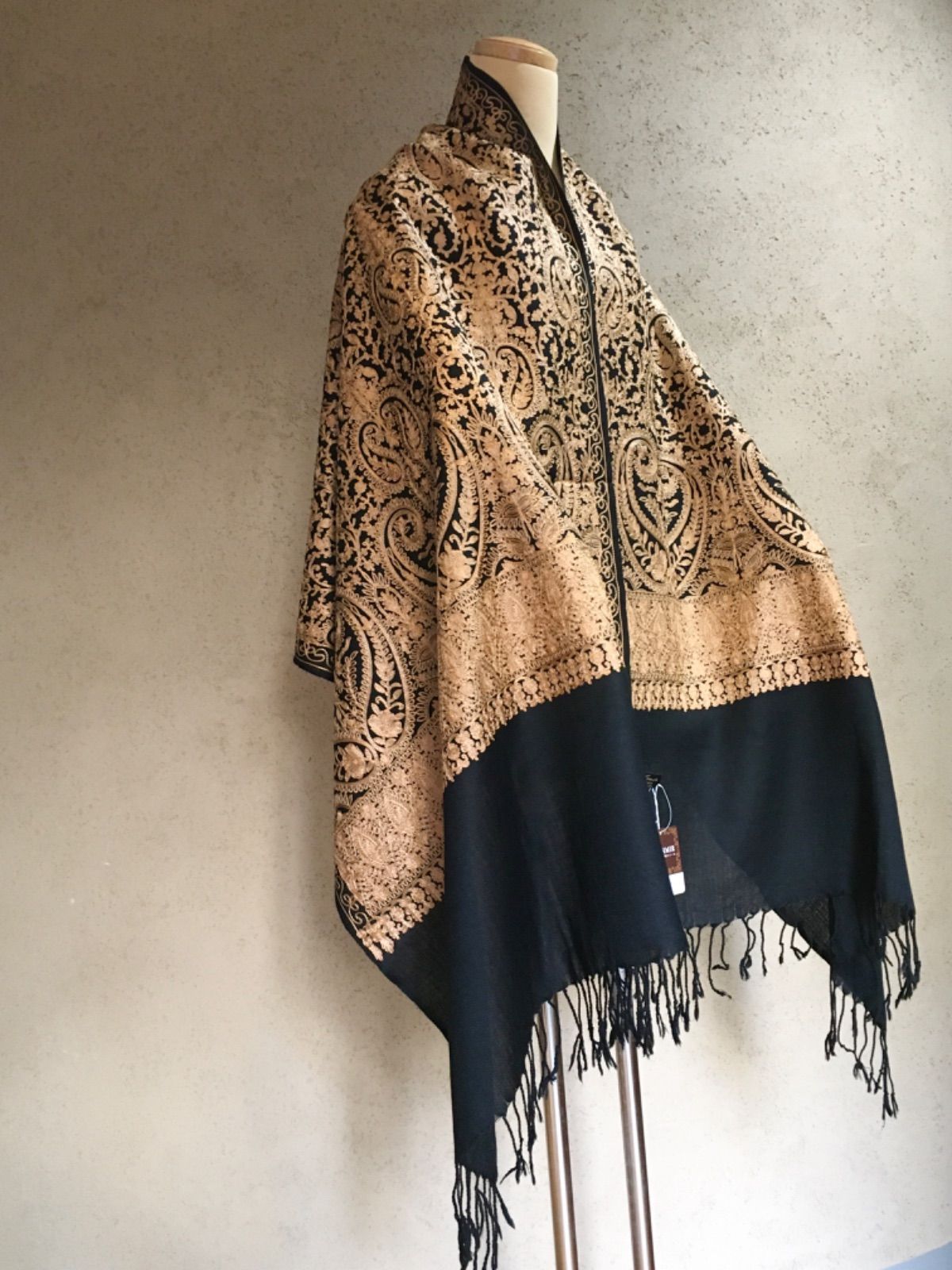 円高還元 新品、未使用 カシミール 刺繍 ショール ストール 羽織