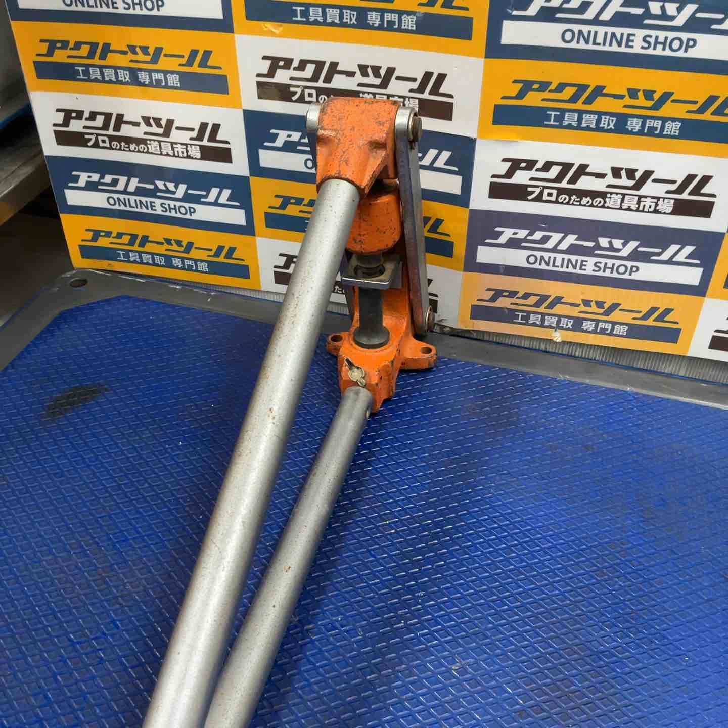 チャンネル穴あけ工具