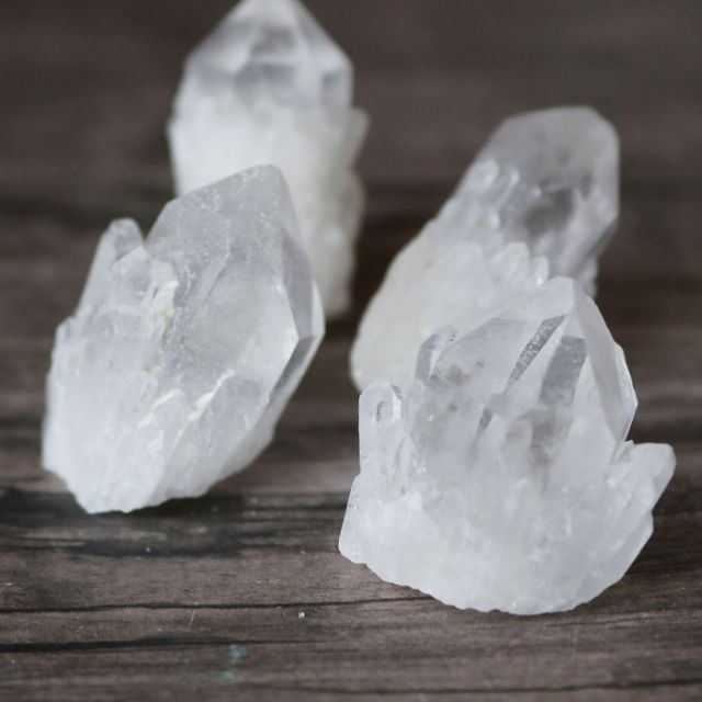 ミニ パイナップル クォーツ 水晶 1個 ケース付き マダガスカル ミニ パイナップル クォーツ 水晶 1個 ケース付き マダガスカル