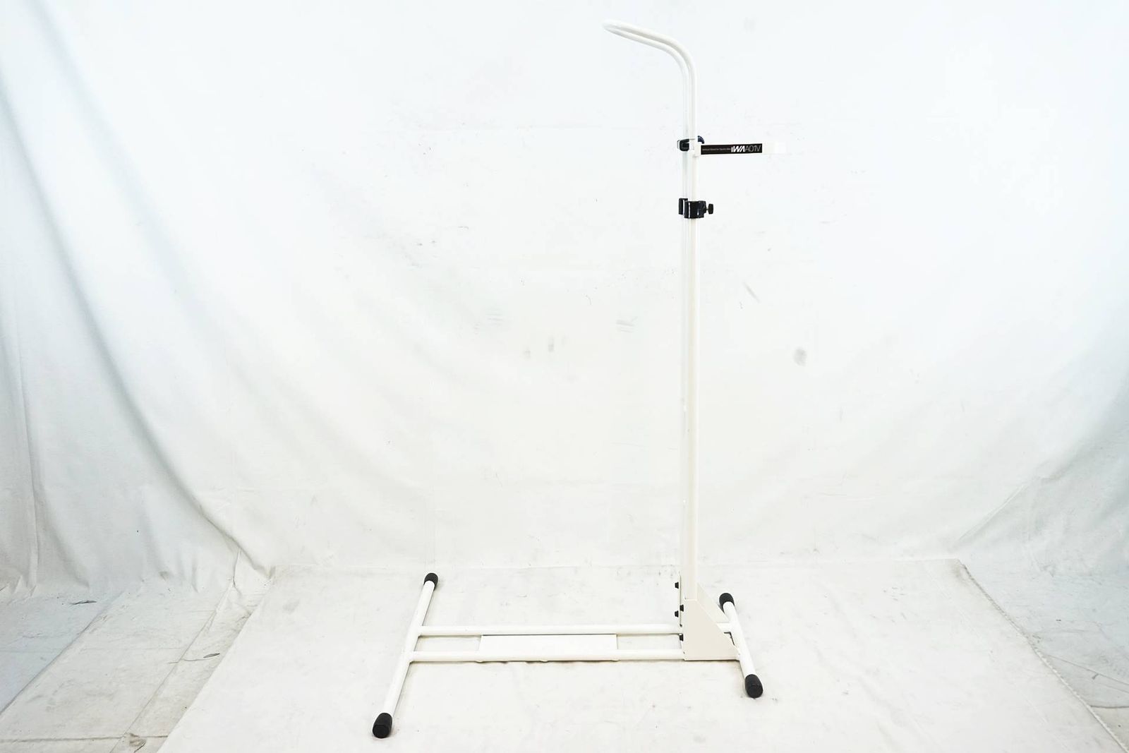 一目惚れする IWA イワ A01V ディスプレイスタンド | バイチャリ有明店