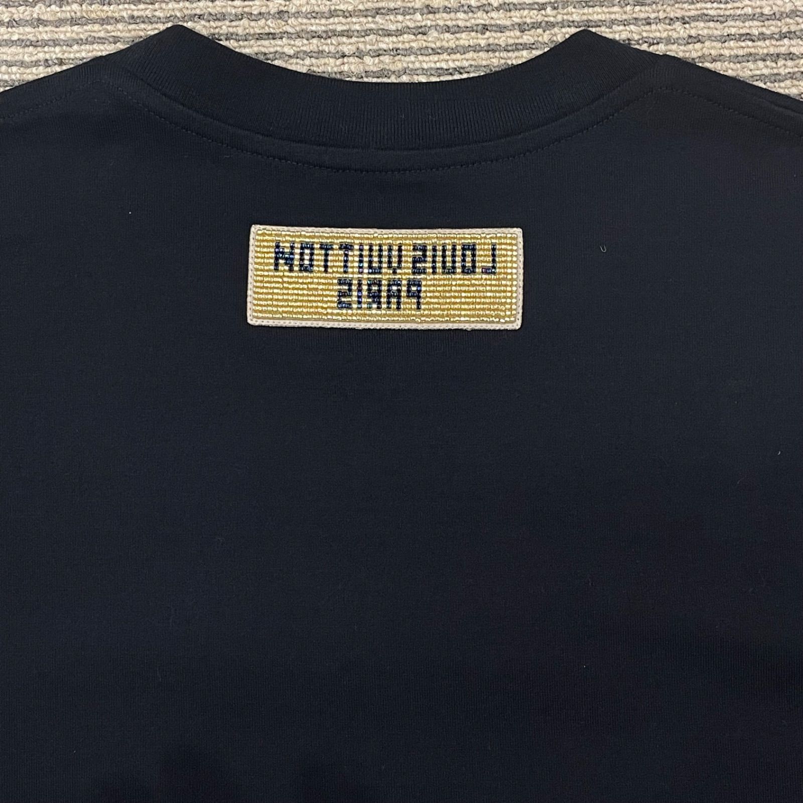 ＬＯＵＩＳ ＶＵＩＴＴＯＮ　ビーズ LVロゴ入り トップス　ブラック　XL　A1 ルイ・ヴィトン(LOUIS VUITTON)ルイ・ヴィトン エンブロイダード