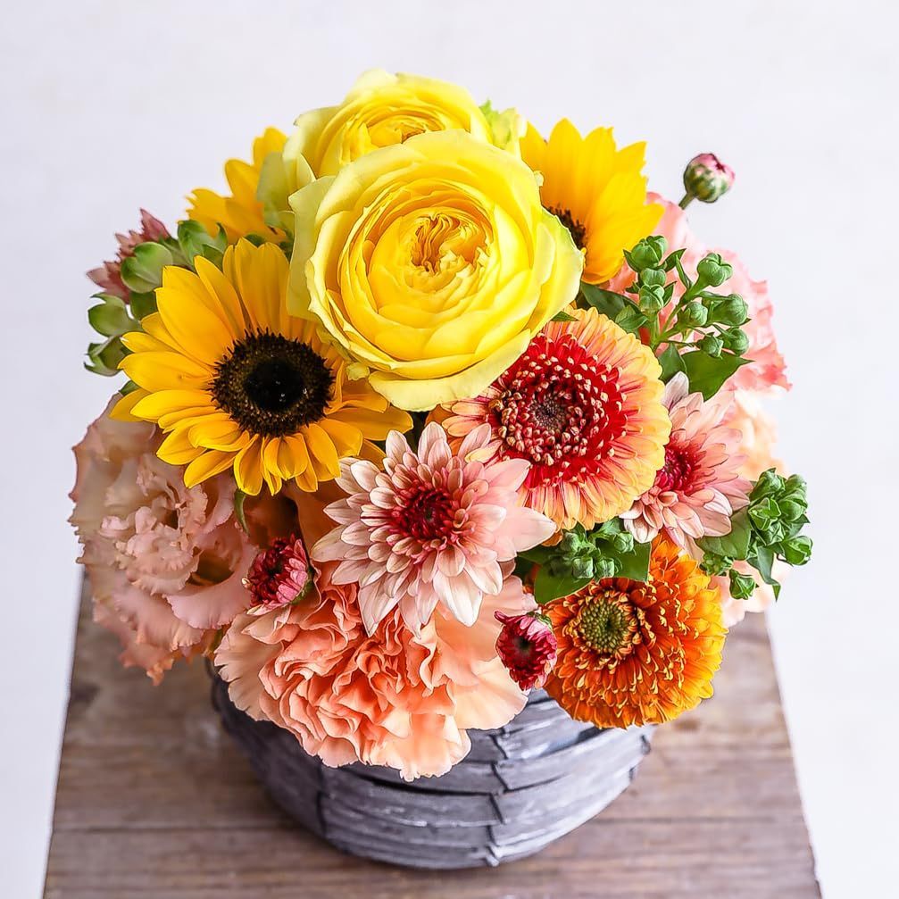 ギフト 敬老の日 フラワー アレンジメント 残暑見舞い ラッピングしてお届け 誕生日 花束 結婚記念日 お祝い 花 内祝い 記念日 イエロー-オレンジ ブーケ お供え Mサイズ 自立型 花瓶いらず フラワーアレンジメント 神奈川の花屋 フローリスト