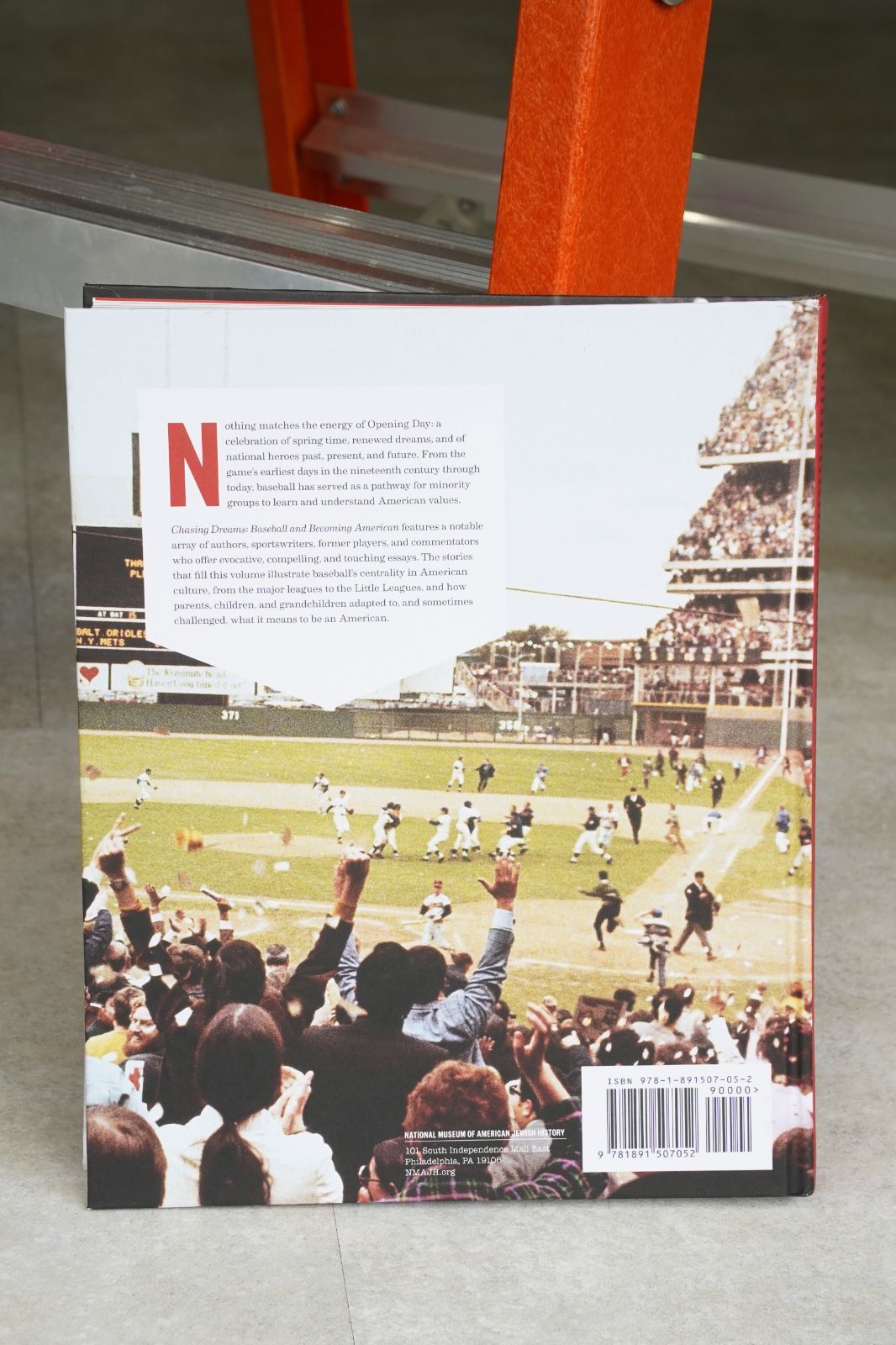 洋書 大型写真集『Chasing Dreams: Baseball u0026 Becoming American』Josh Perelman編集 MLB イチロー／ジャッキー・ロビンソン収録 ハードカバー Baseball Dreams: Becoming コダクロームで撮った1950 Art Jewish