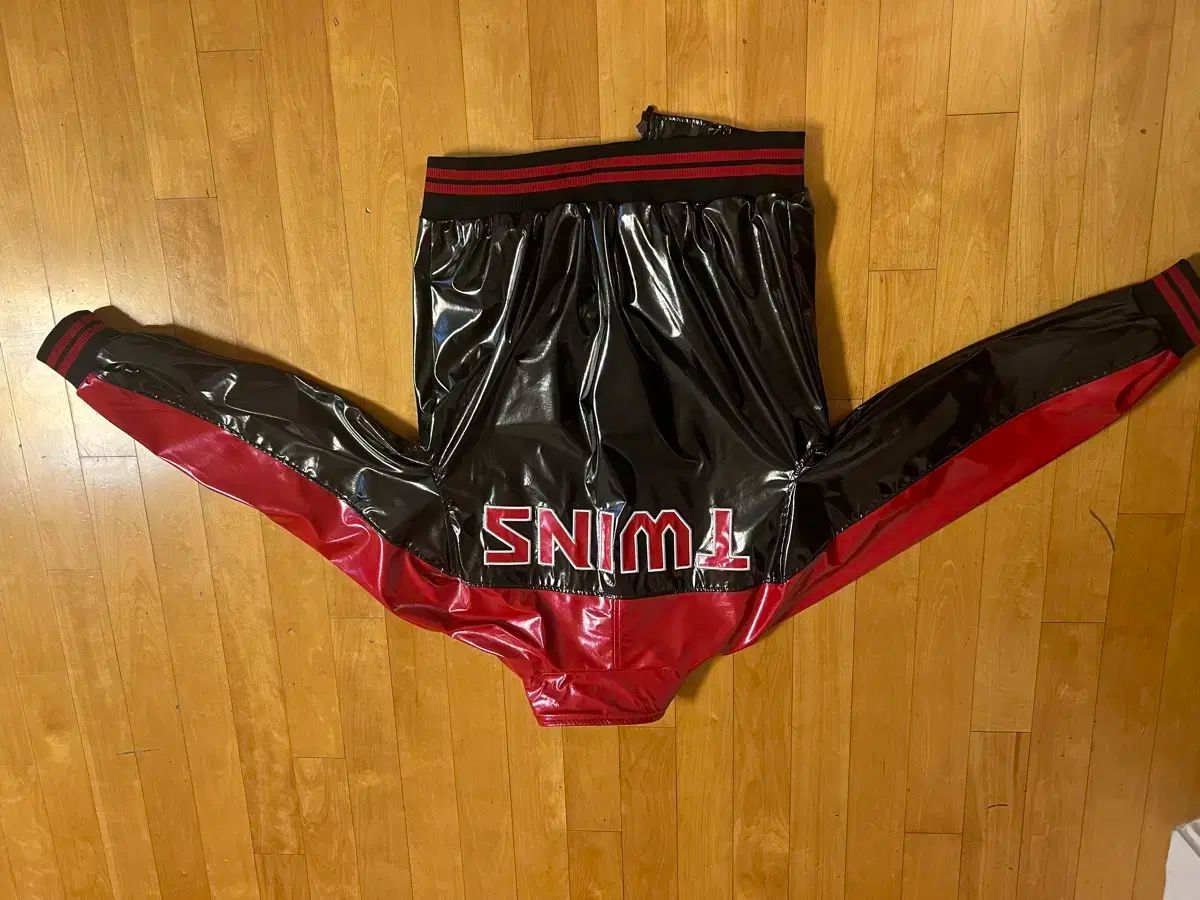 LGツインズ サテンジャンパー