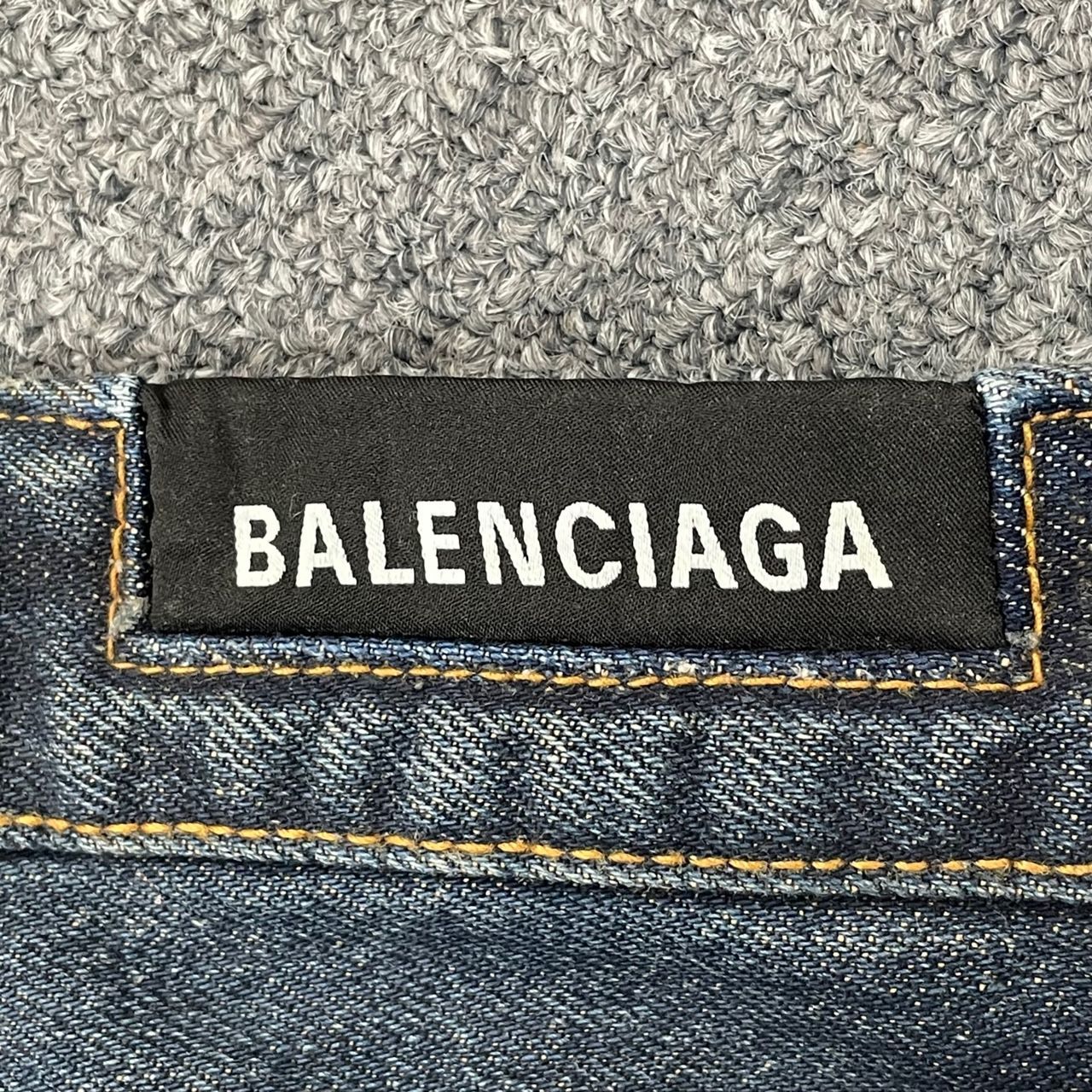 国内正規 BALENCIAGA パッチド ストレート レッグ デニムパンツ 641460