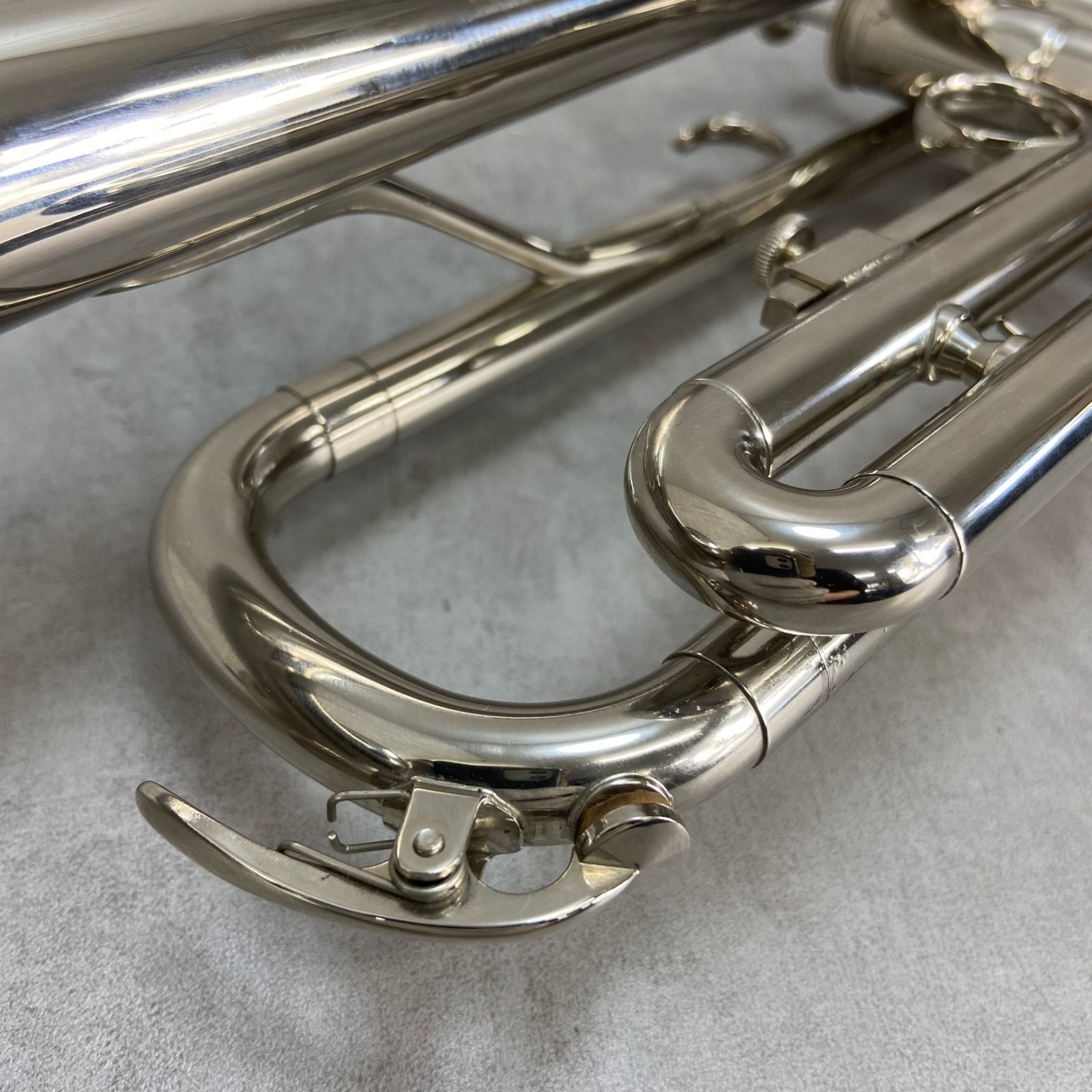 ヤマハ　YTR-136　B♭トランペット　Mボア　ニッケルメッキ　学生　初心者 ヤマハ YTR-136 B♭トランペット Mボア ニッケルメッキ 学生
