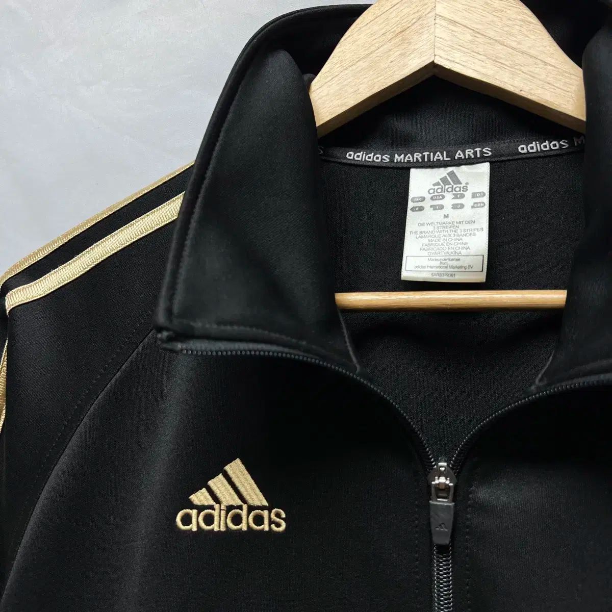 純正品/ M adidas(アディダス) 3本線 ブラックゴールド 検査