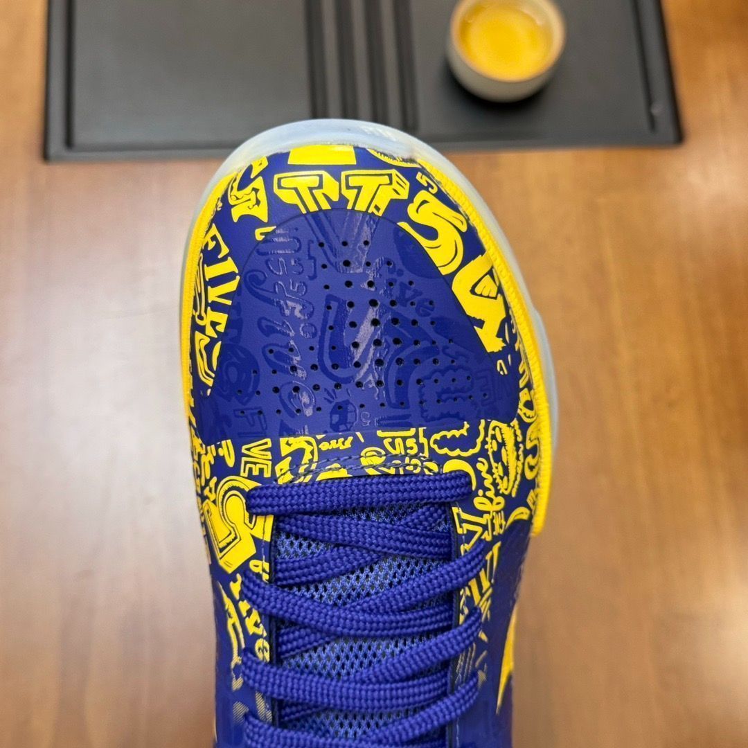 Kobe 5 Protro スケルトンデザインシューズ 箱付、鑑定書付 新品?未使用?? 箱付 NIKE KOBE 5 PROTRO “5rings” cd4991-400