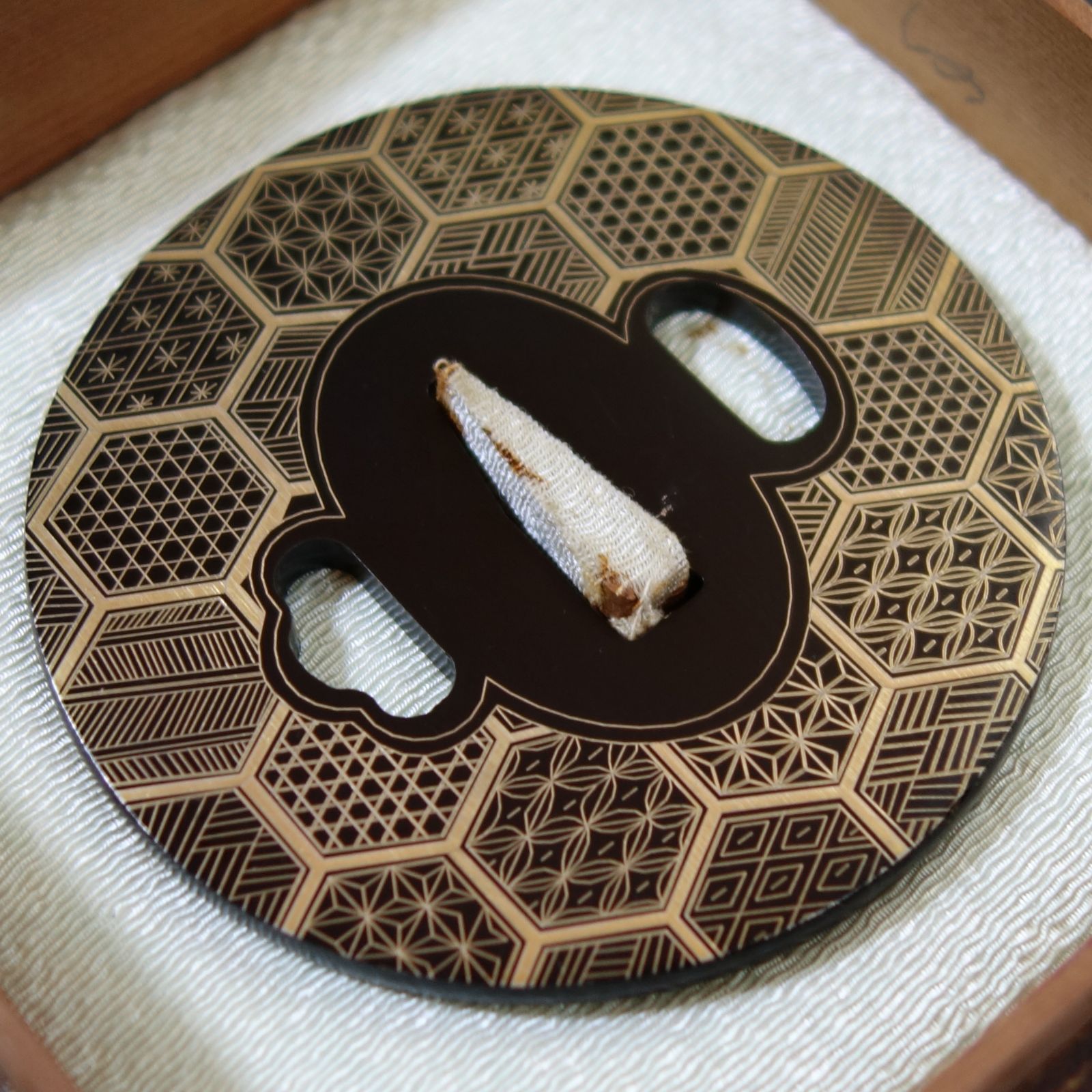 刀装具 鉄鐔 京金山『月星霞ふ雲透し図』 古赤坂 雲月夜景透鍔/鐔