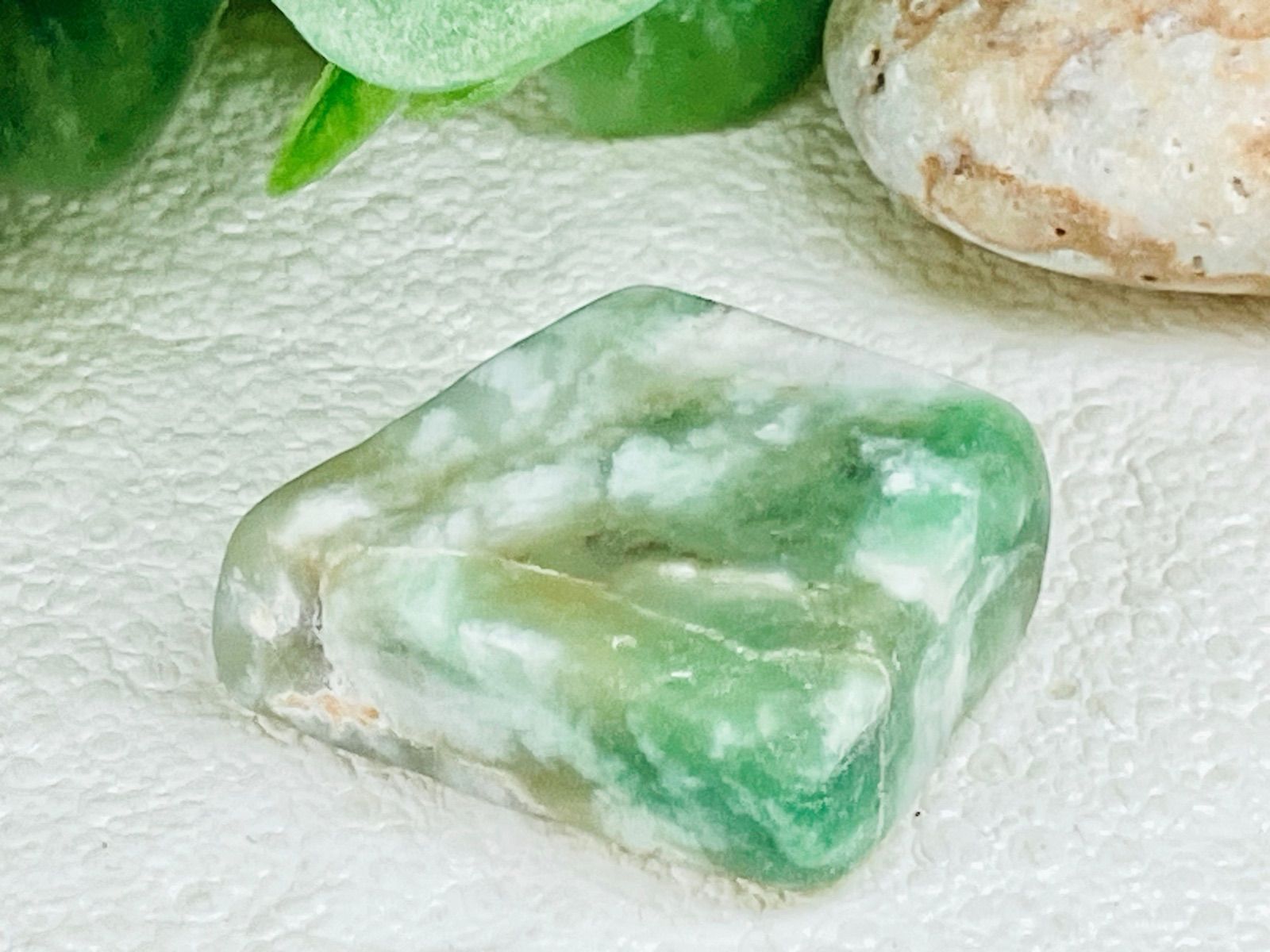 糸魚川 ✨　硬玉翡翠　原石　ジェダイド　タンブル cf4344e8e86f5a9d01bc1105f11657
