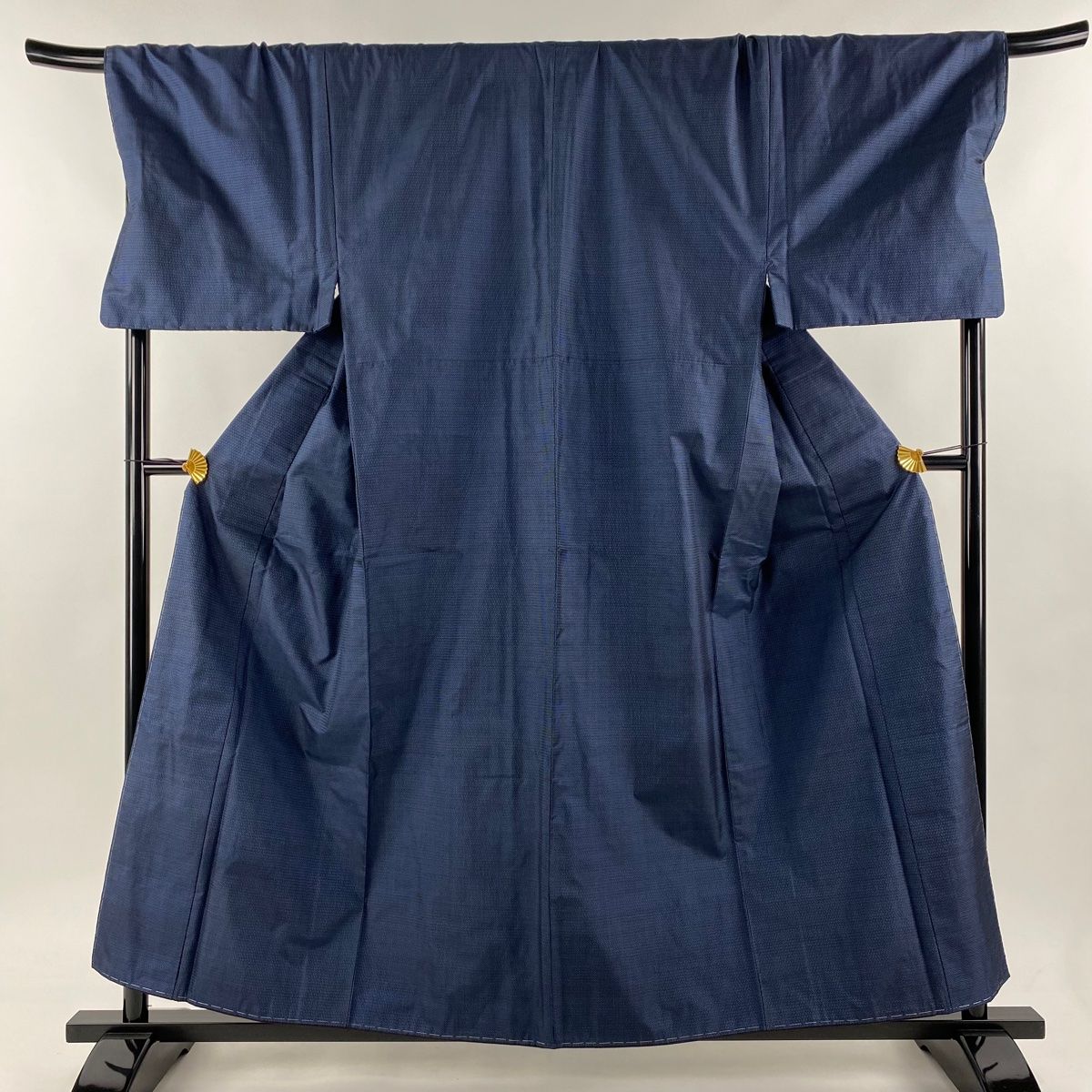 男着物 身丈156.5cm 裄丈72cm L 袷 亀甲絣 紺色 正絹 名品