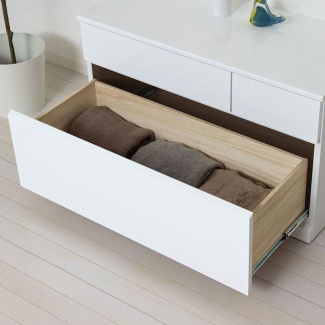 鏡面仕上げ スリム３杯引き出しローチェスト 完成品 タンス チェスト（331） 鏡面仕上げ スリム3杯引き出しローチェスト 衣類収納 完成品