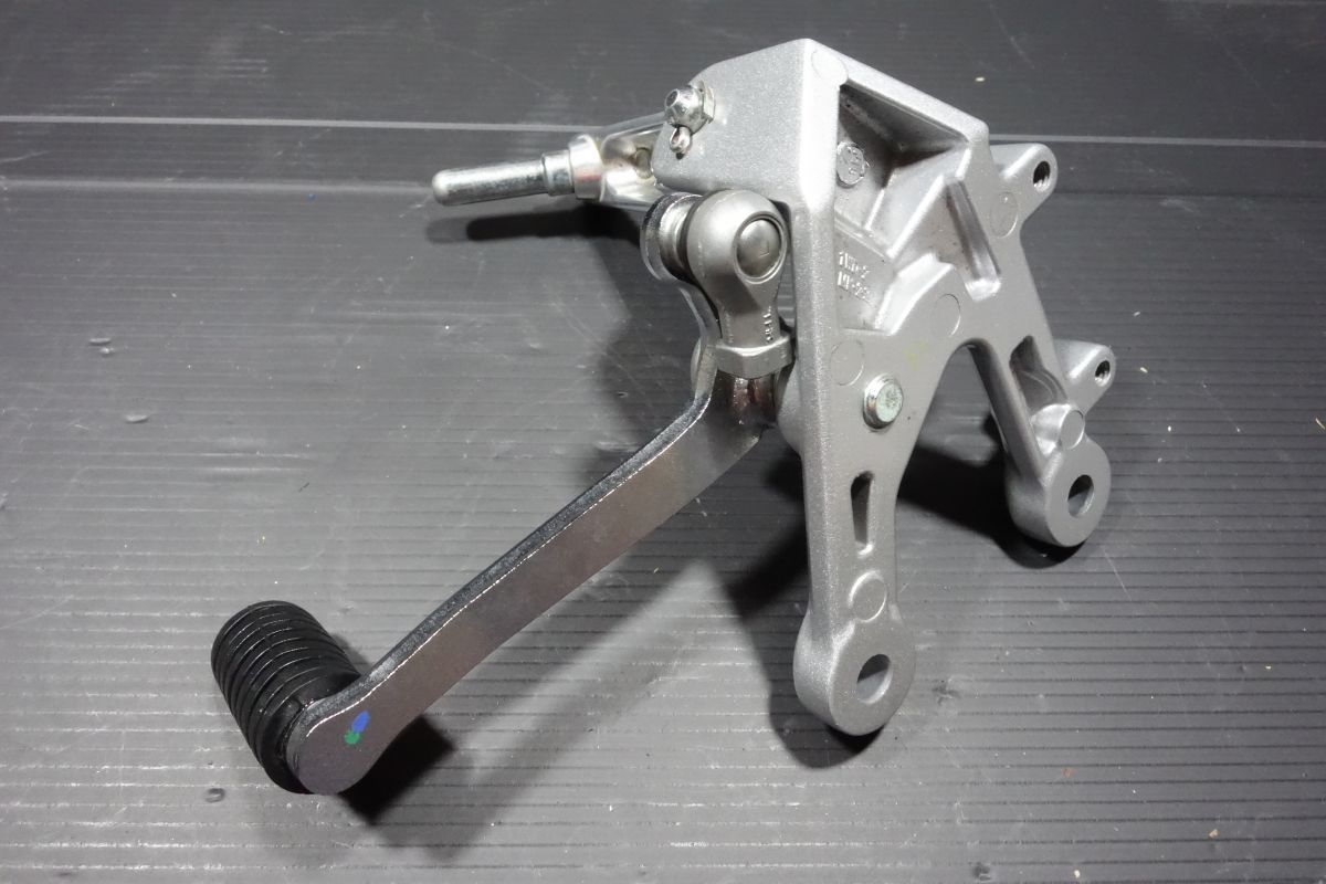 ブレーキペダル チェンジペダル