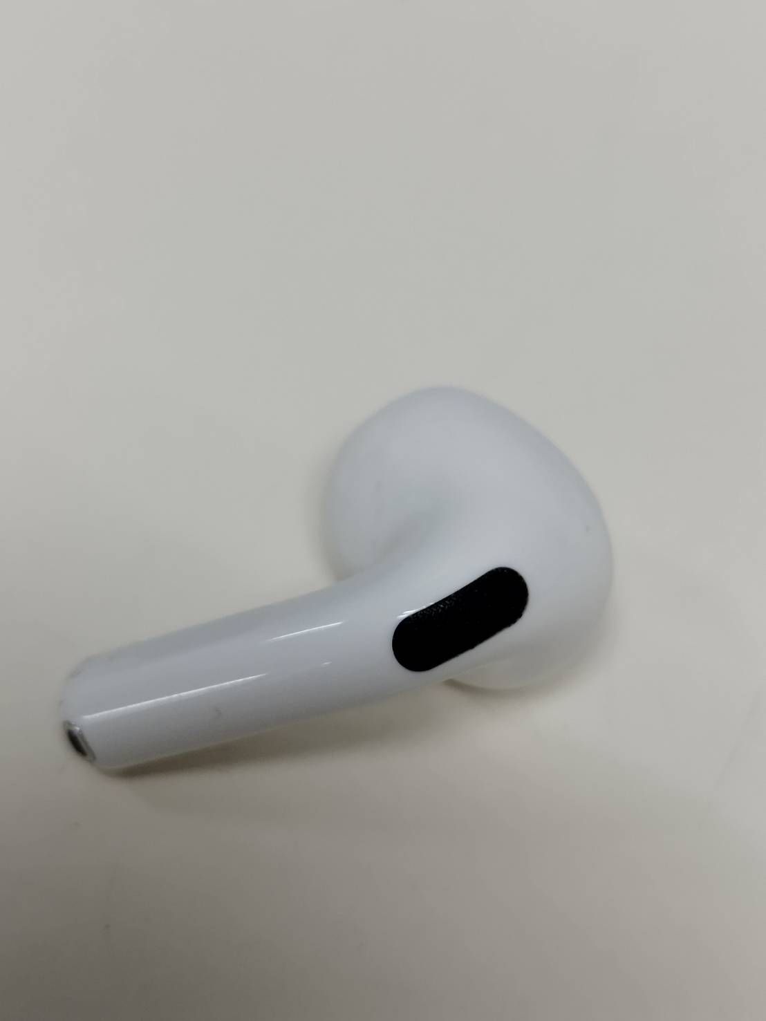 AirPods 第4世代 L片耳 左耳のみ イヤホン A3056