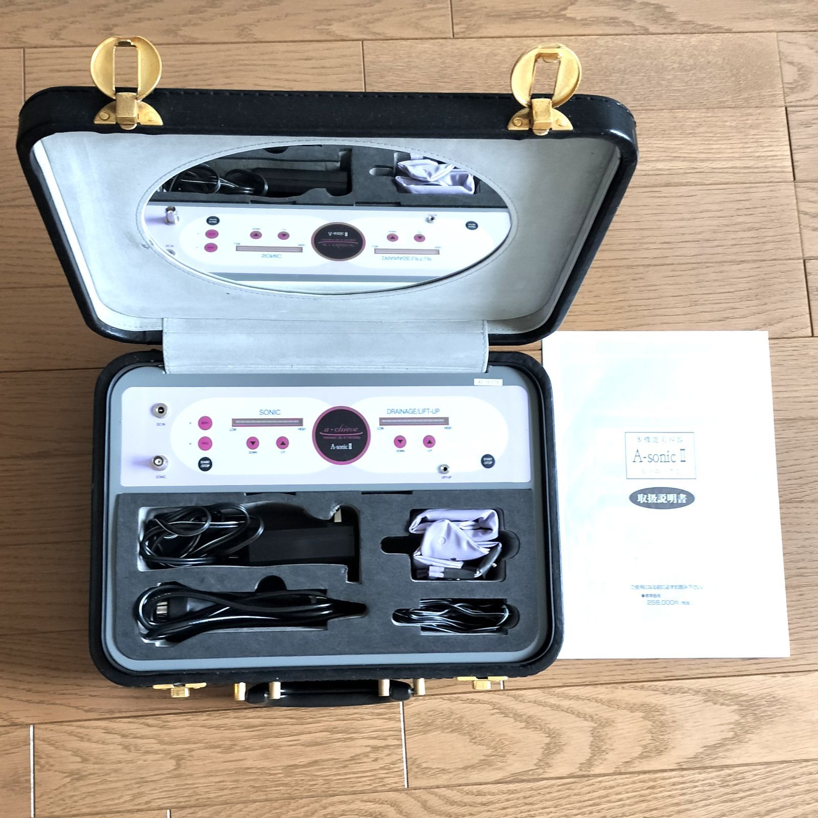 オムロン体重体組成計 ストア HBF-710-J シルバー OMRON 体重体組成計