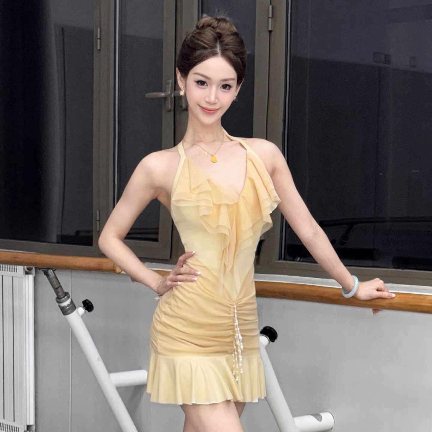 ベリーダンス オリエンタル衣装 ビーズ 社交 レディース 舞蹈ドレス タートルネック Vネック バックレス 背面ひも結び ギャザー 練習 ステージ用 2 選択