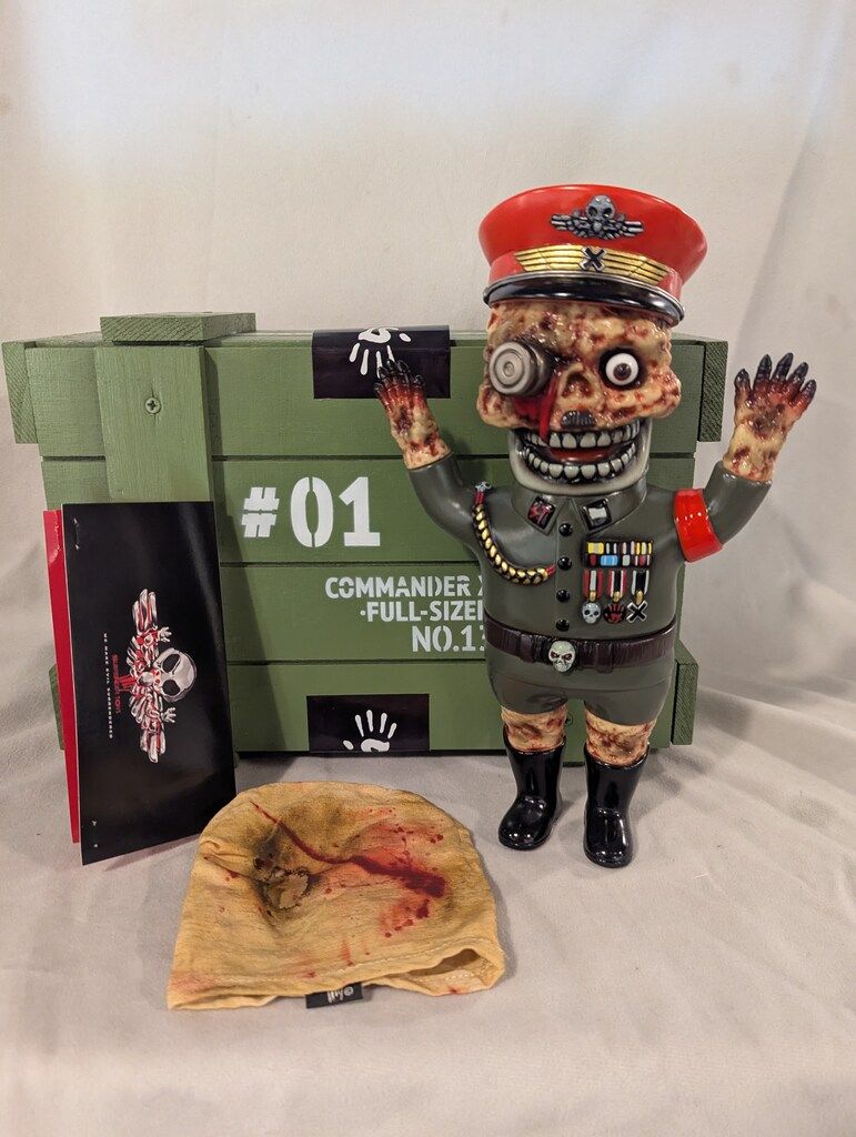 SURRENDER TOYS Full-sized COMMANDER X - メルカリ