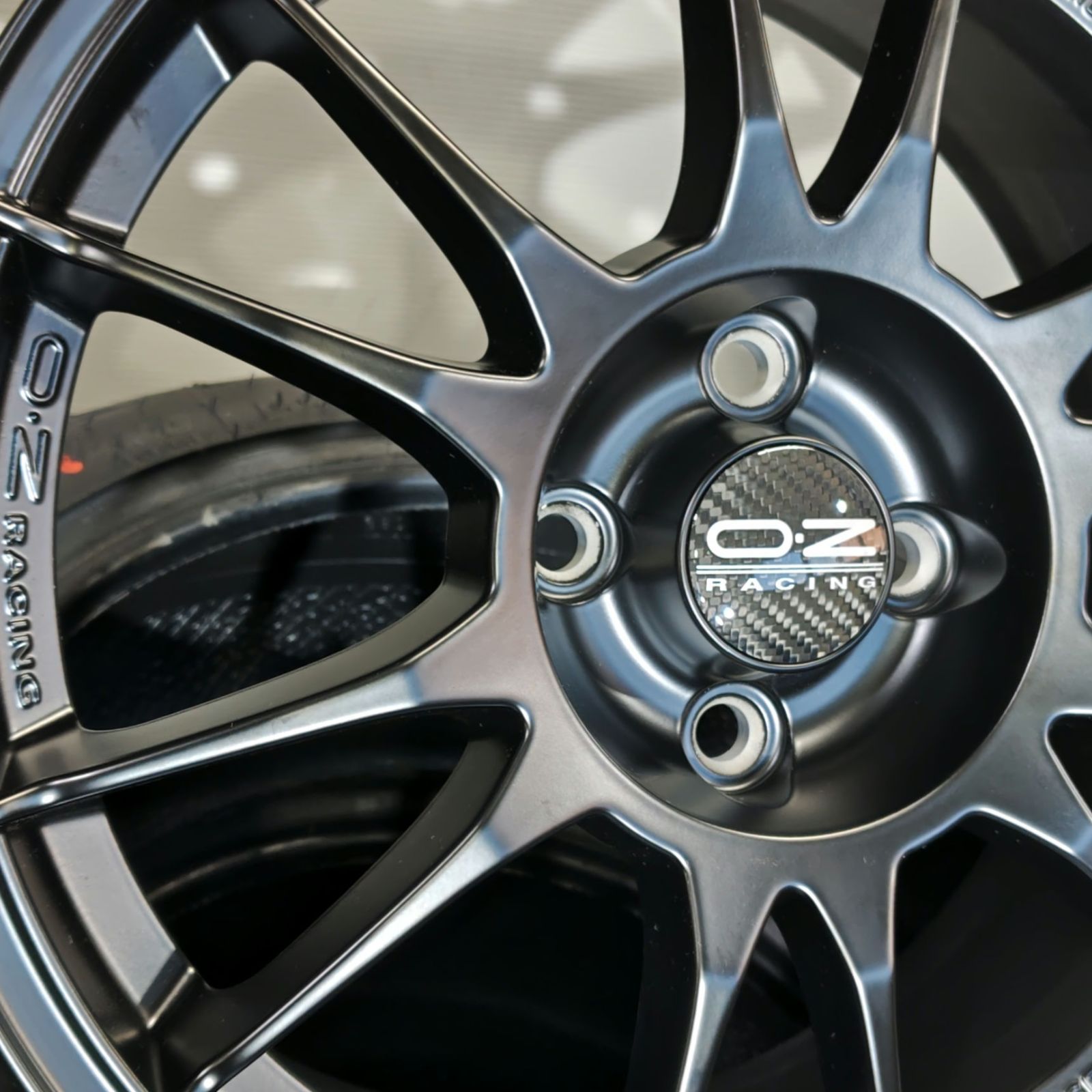 Racing superleggera oz ウルトラレッジェーラ 17インチ オーゼット 