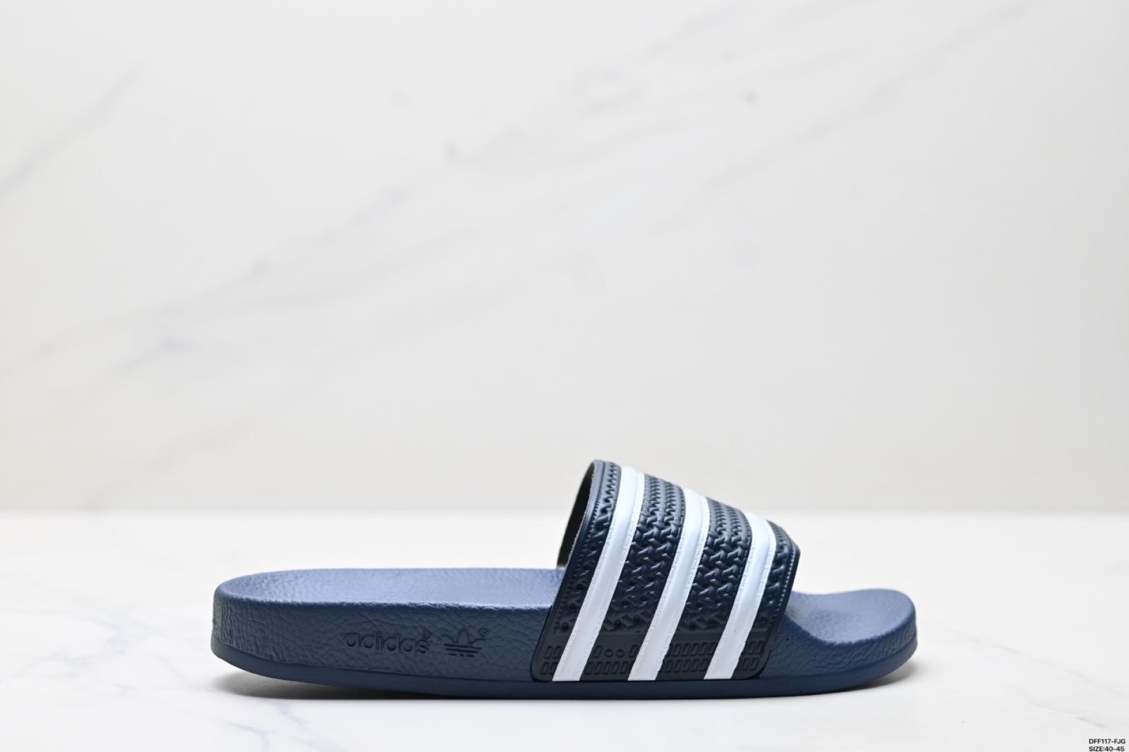今日 Adidas originals Adilette アディダス スポーツ用快適ゴム底スリッパ