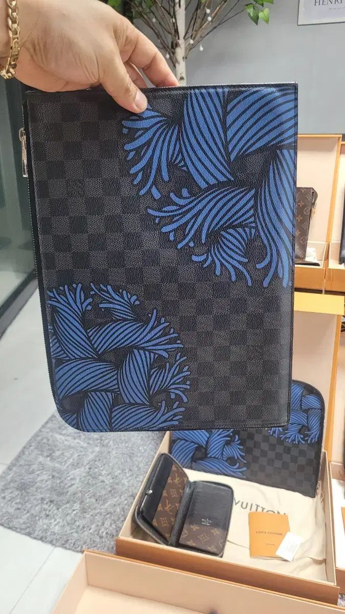 ルイ・ヴィトン ポシェット ジュール GM NM ダミエグラフィット ブルー