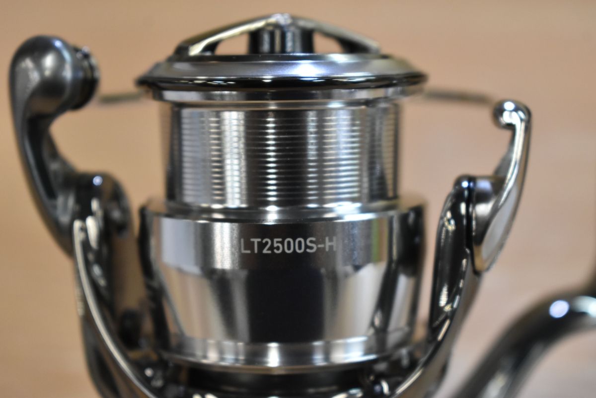 スピニングリール