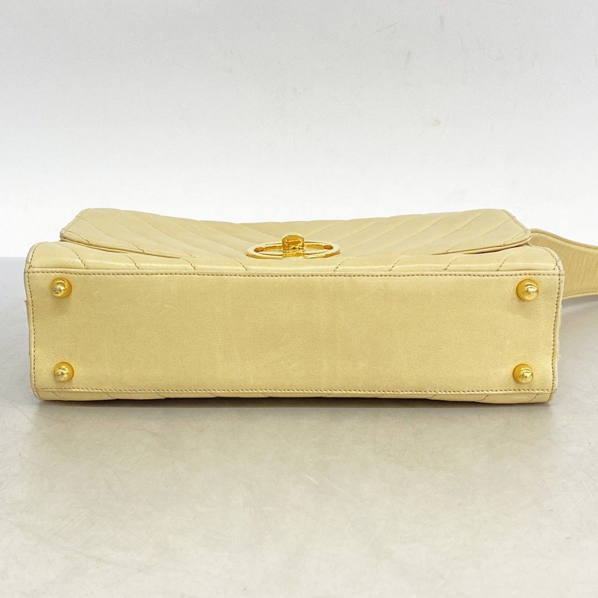 シャネル CHANEL Vステッチ ボックス型 ショルダーバッグ ベージュ