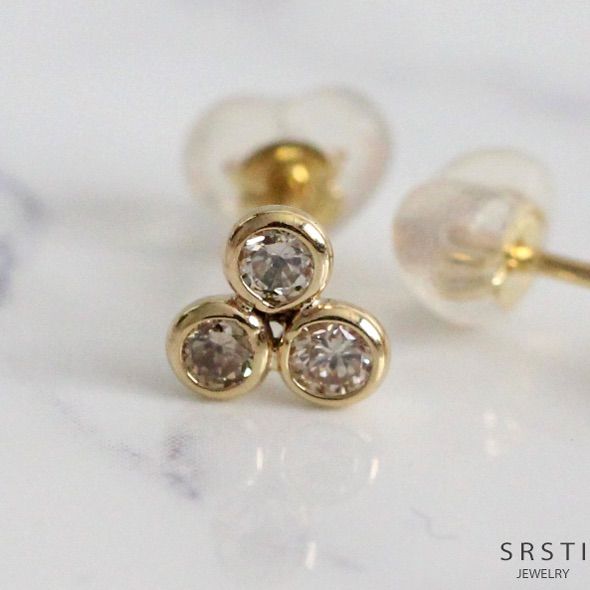 ダイヤモンドクローバーK14ゴールドスタッドピアス