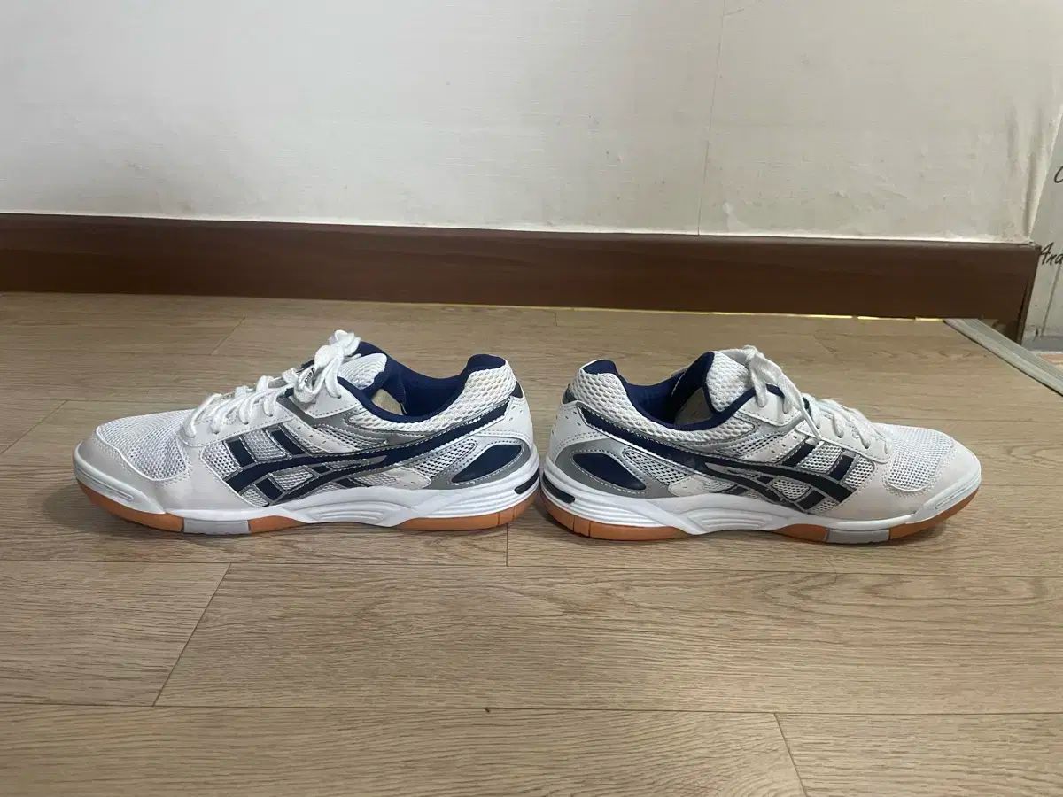 asics アシックス