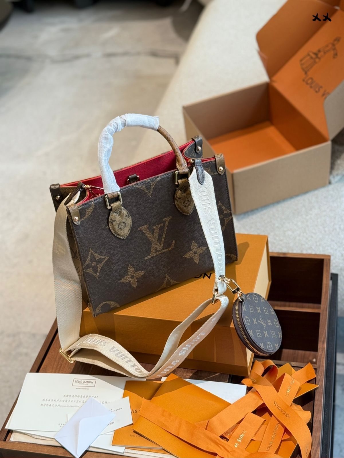 今日特価】LV ジャングル オンザゴー ママバッグ A/B 面スプレー
