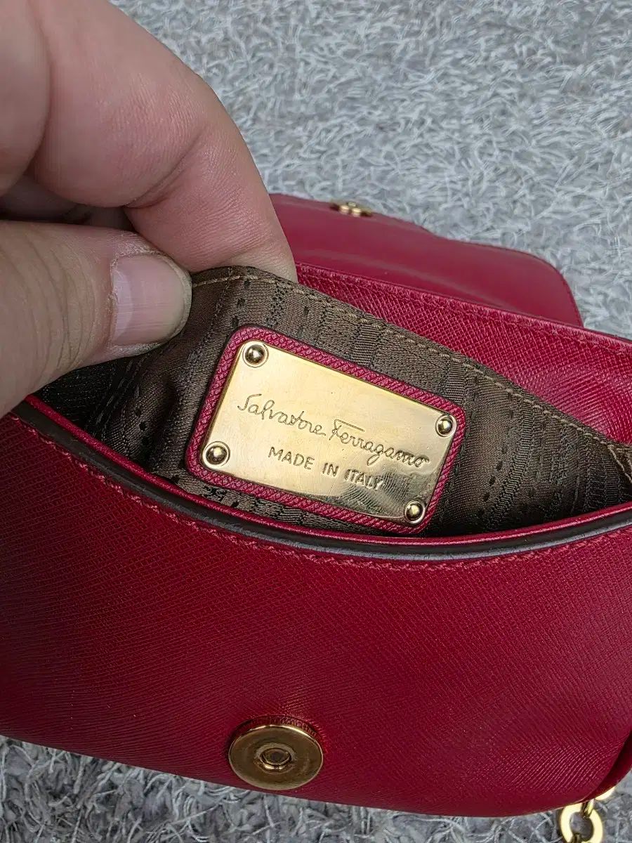 フェラガモ ミニ