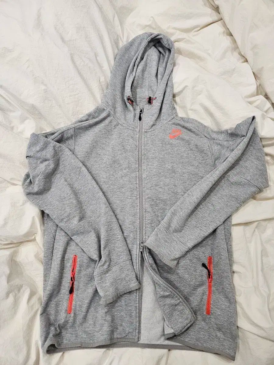 Nike(ナイキ） スポーツ nsw フード付き ジップアップパーカー