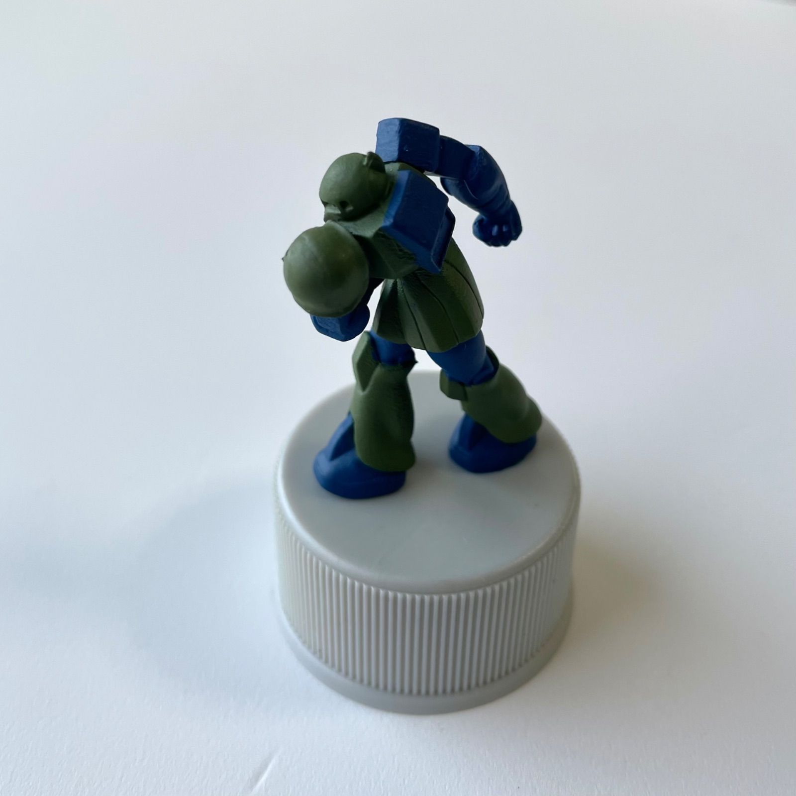 ガンダム　ガンプラ・ガチャポンフィギュア・ボトルキャップまとめ売り ガンダム ボトルキャップ フィギュア 4体セット - メルカリ