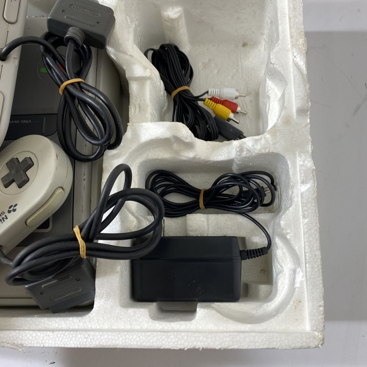 動作確認済）スーパーファミコン本体、箱付き
