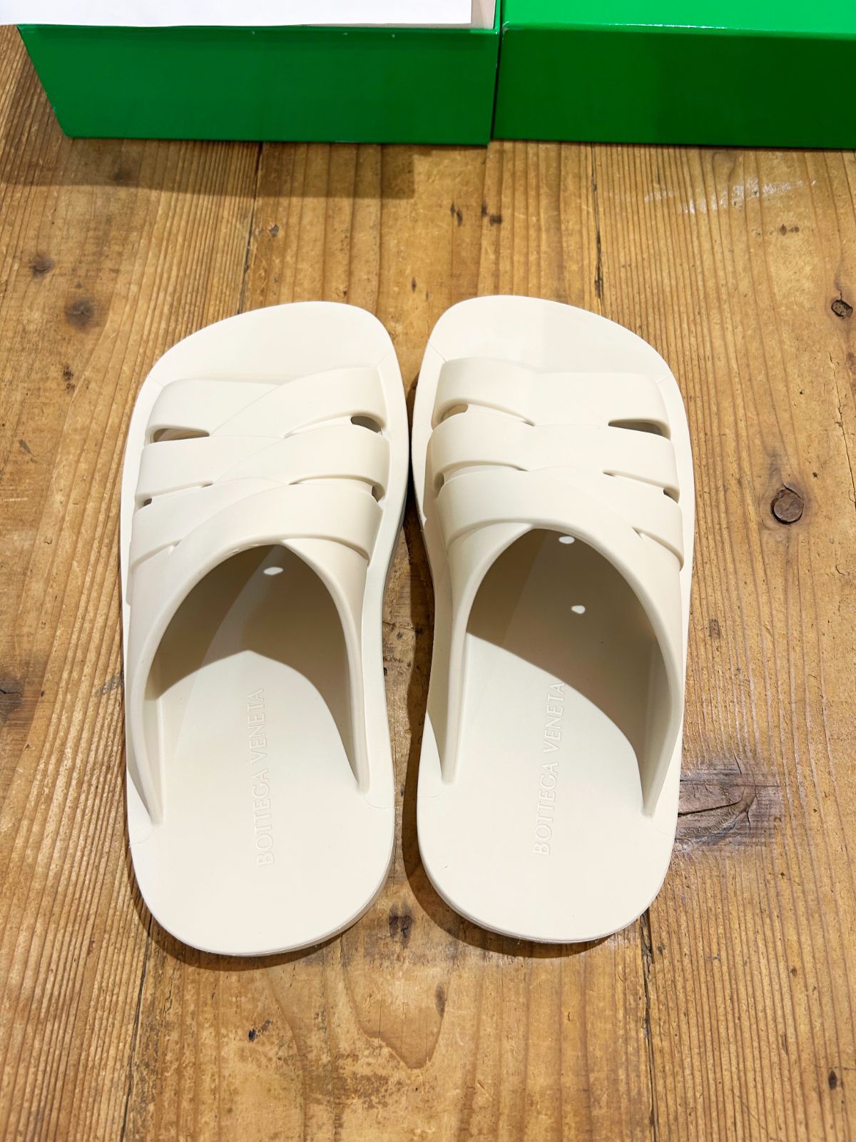 BOTTEGA VENETA｜ラバーサンダル｜サイズ40｜ほぼ新品｜箱・保存袋付